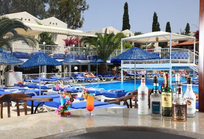 Summer Garden Suites Beach