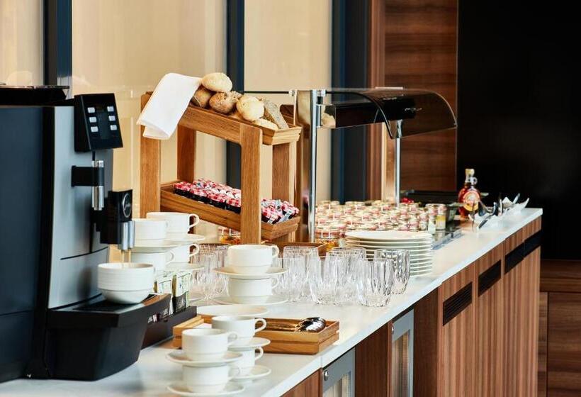 Crowne Plaza Warsaw The Hub, an IHG hotel