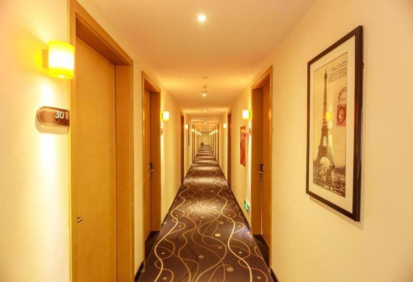 호텔 7days Premium Chengdu East Railway Station Subway Station Branch