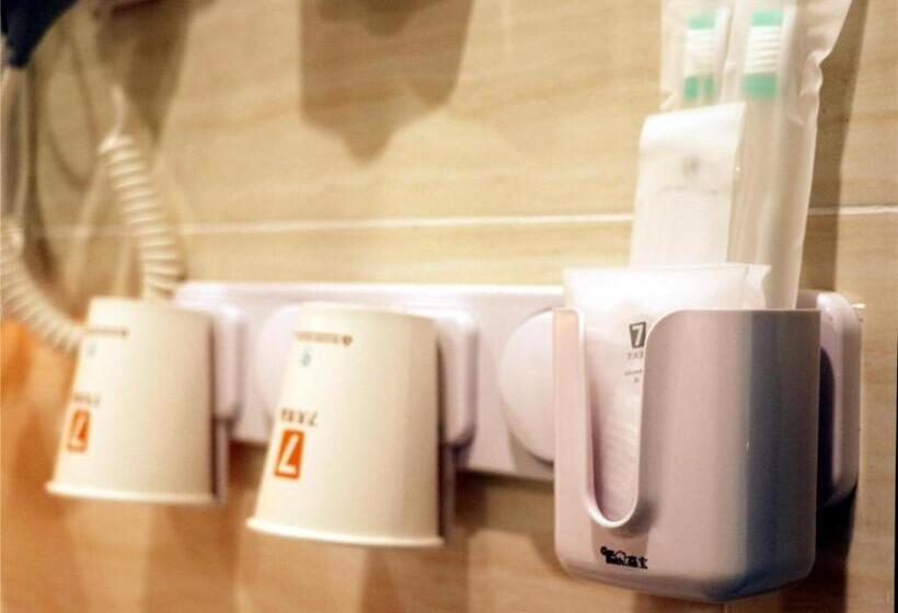 호텔 7days Premium Chengdu East Railway Station Subway Station Branch