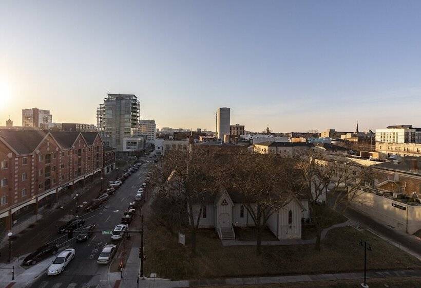 Отель Chauncey Iowa City, Tapestry Collection By Hilton