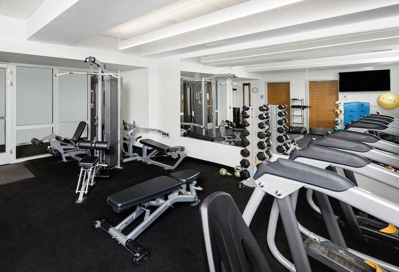 Отель Chauncey Iowa City, Tapestry Collection By Hilton