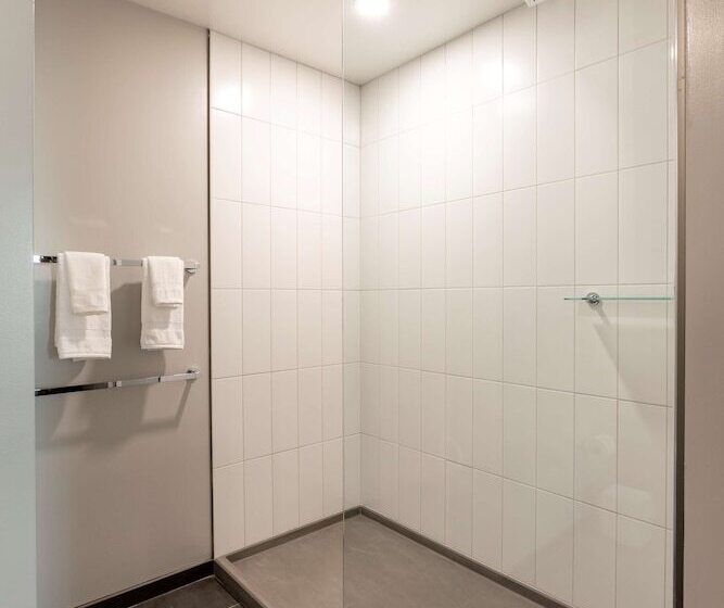 Отель Chauncey Iowa City, Tapestry Collection By Hilton