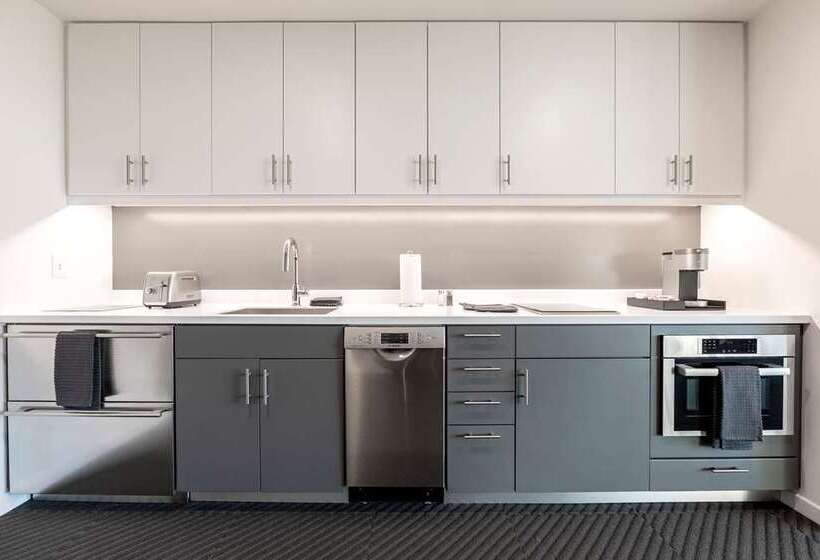 Отель Chauncey Iowa City, Tapestry Collection By Hilton