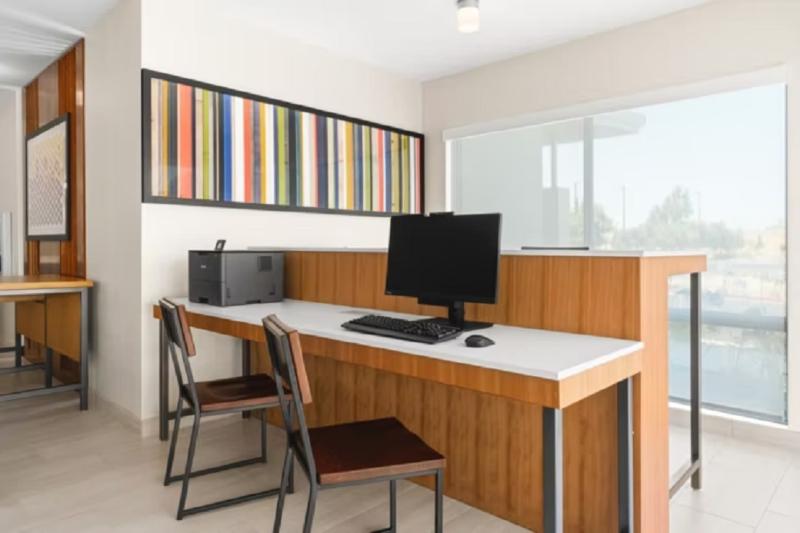 Отель Holiday Inn Express & Suites Suisun City, An Ihg