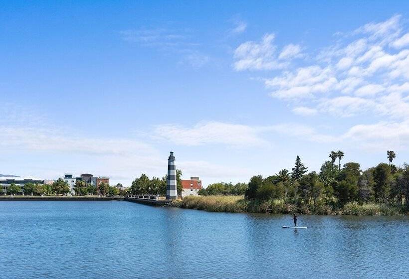 Отель Holiday Inn Express & Suites Suisun City, An Ihg