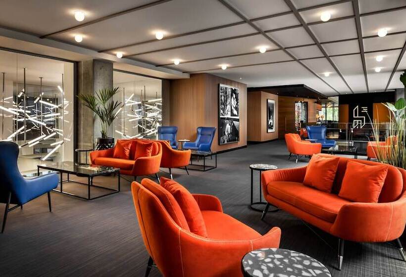 Humaniti Hotel Montreal, Autograph Collection