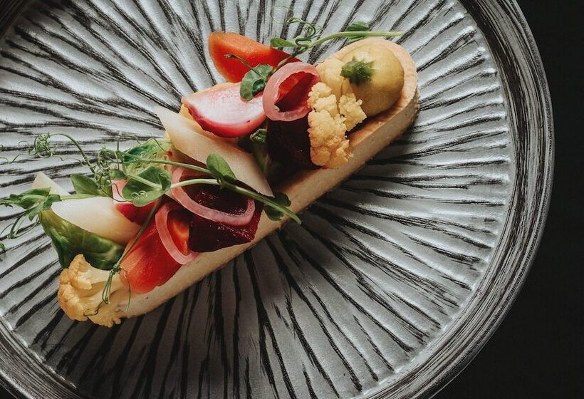 Humaniti Hotel Montreal, Autograph Collection