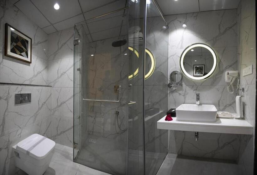 Otel The Square Somnath