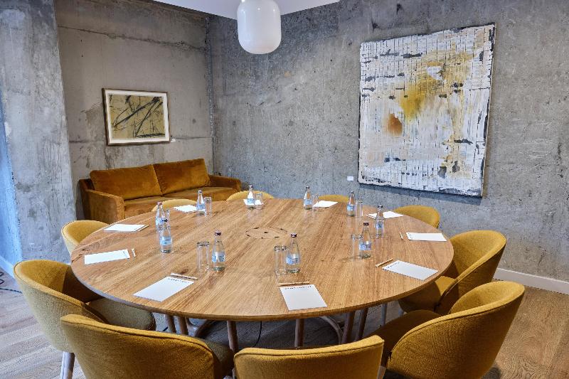 Отель Hyde Johannesburg Rosebank