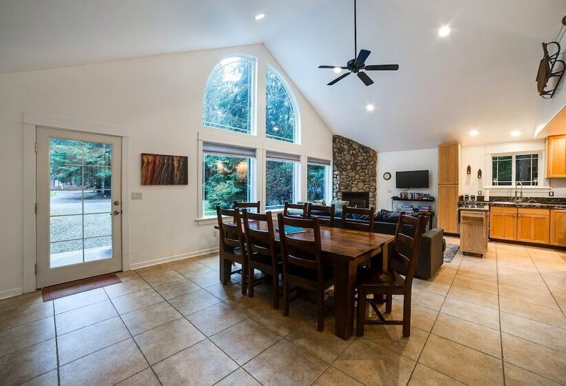 01sl Hot Tub Pets Ok Bbq Wifi   Sleeps 8