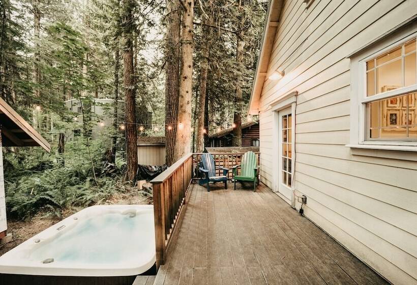 01sl Hot Tub Pets Ok Bbq Wifi   Sleeps 8