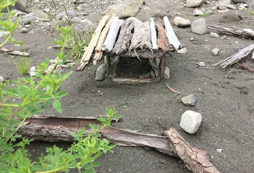 12gs   Bbq   Wifi   Dishwasher   Sleeps 4