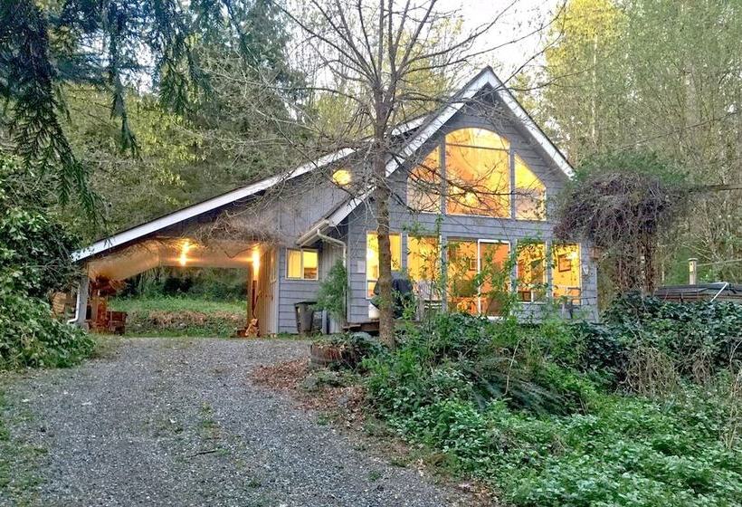 39gs   Hot Tub   Bbq   Pets Ok   Wifi   Sleeps 6