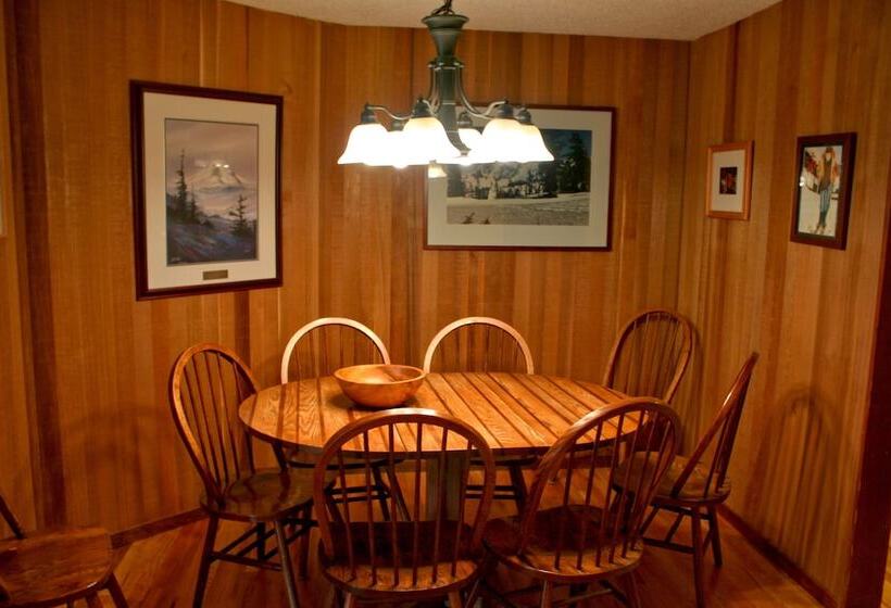 41sw   Sauna   Wifi   Fireplace   Sleeps 8