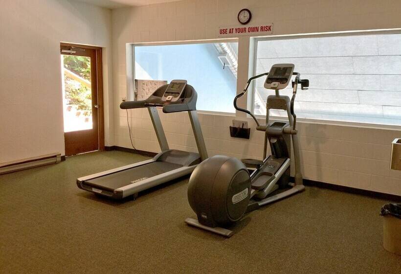 41sw   Sauna   Wifi   Fireplace   Sleeps 8