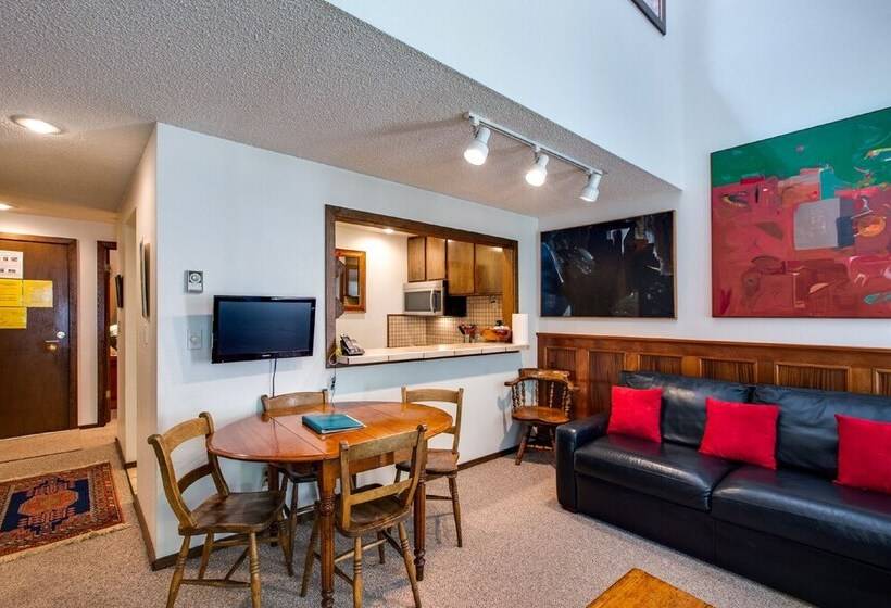 57sw   Fireplace   Wifi   Sleeps 6