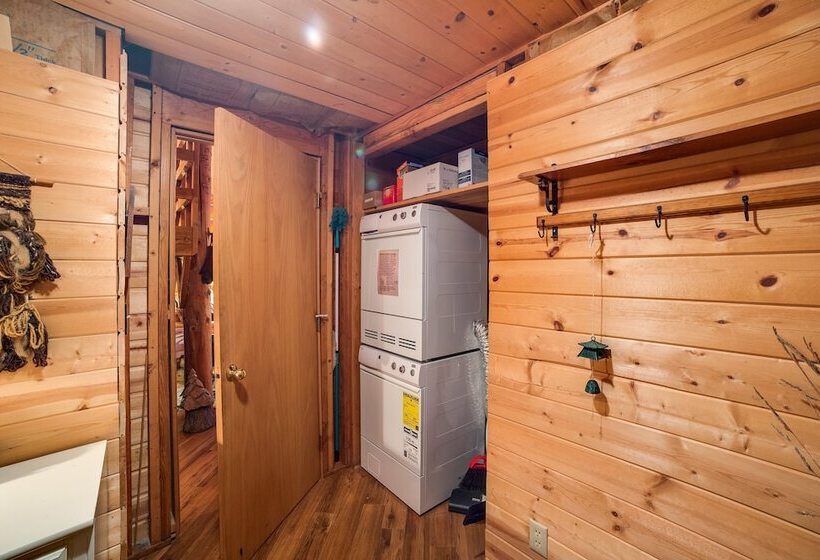 97mf   Lakeside   Dock   Bbq   Pets Ok   Sleeps 6