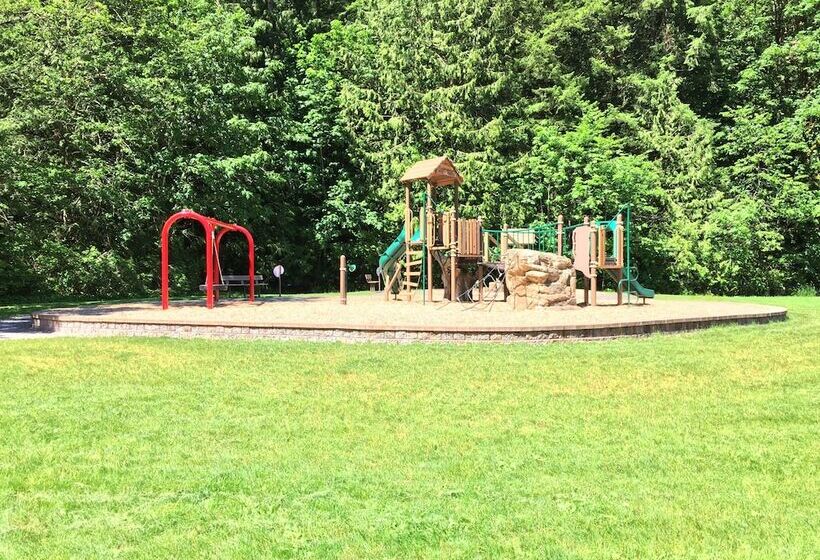 97mf   Lakeside   Dock   Bbq   Pets Ok   Sleeps 6