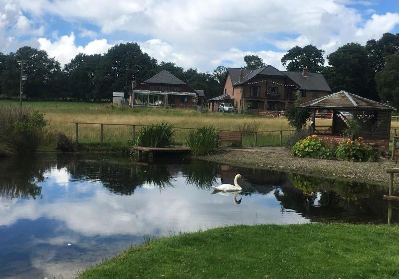 Acorn Court Country House