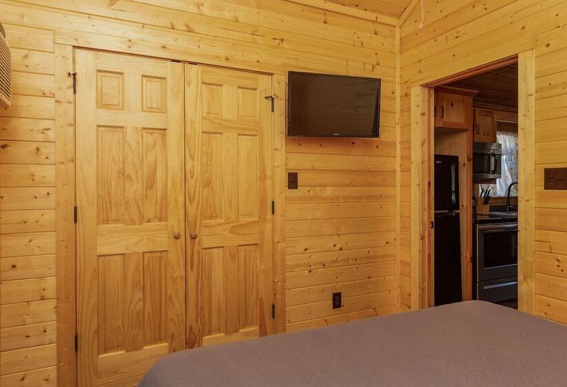 Al S Hideaway Cabin And Rv Space, Llc