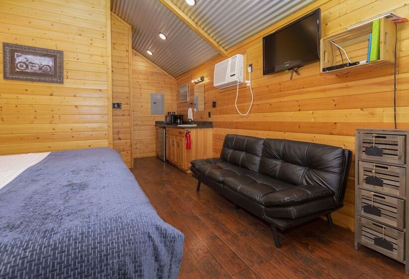 Al S Hideaway Cabin And Rv Space, Llc