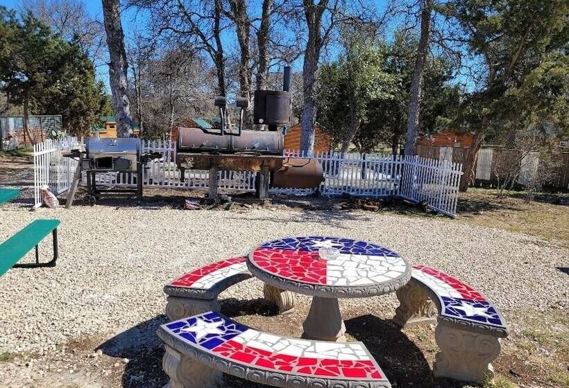 Al S Hideaway Cabin And Rv Space, Llc