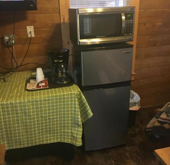 مبيت وإفطار Alaska Log Cabins On The Pond