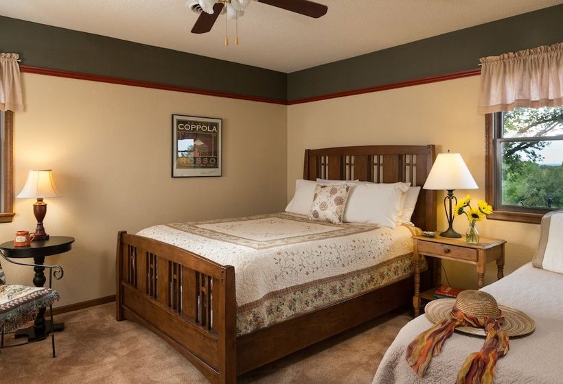 مبيت وإفطار Cedar Crest Lodge