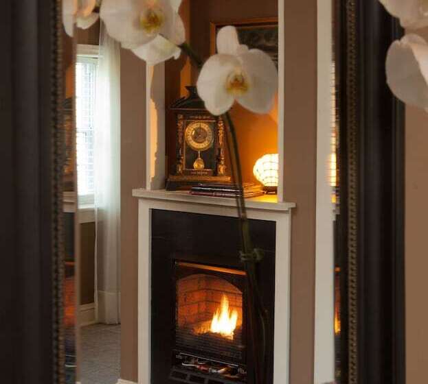 ベッドアンドブレックファースト Inn And Tavern At Meander