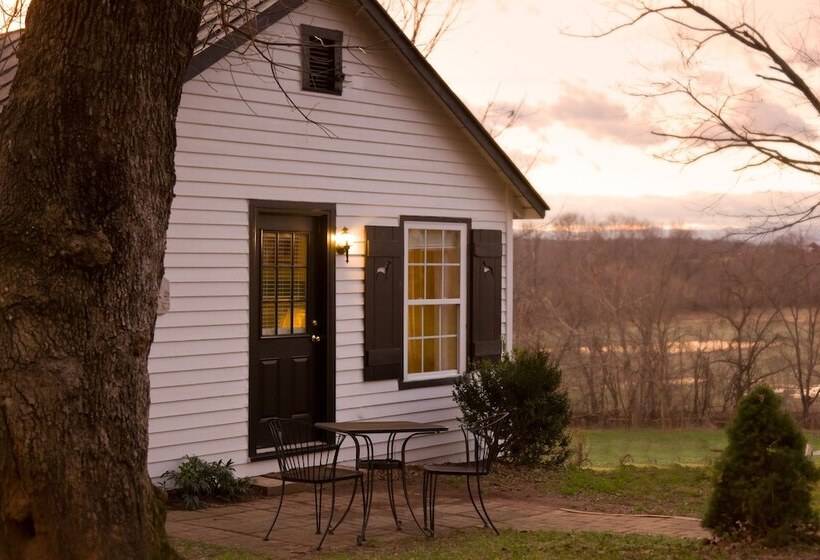 ベッドアンドブレックファースト Inn And Tavern At Meander