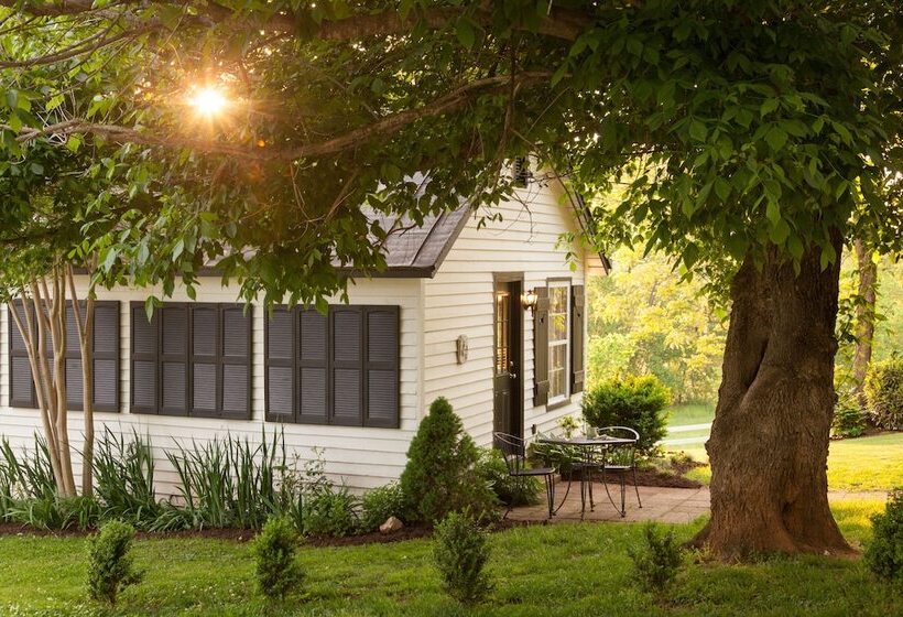 ベッドアンドブレックファースト Inn And Tavern At Meander