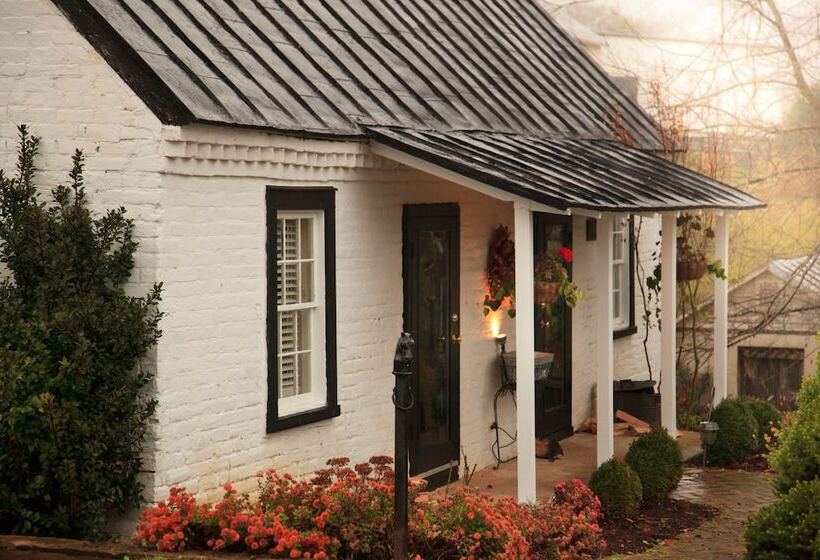 ベッドアンドブレックファースト Inn And Tavern At Meander