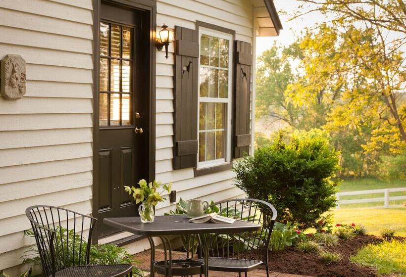 ベッドアンドブレックファースト Inn And Tavern At Meander