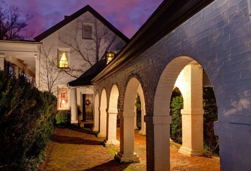 ベッドアンドブレックファースト Inn And Tavern At Meander