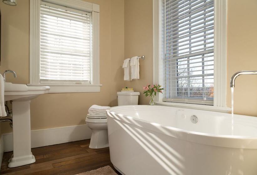 ベッドアンドブレックファースト Inn And Tavern At Meander