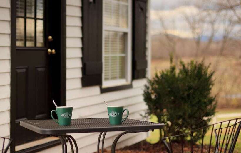 ベッドアンドブレックファースト Inn And Tavern At Meander