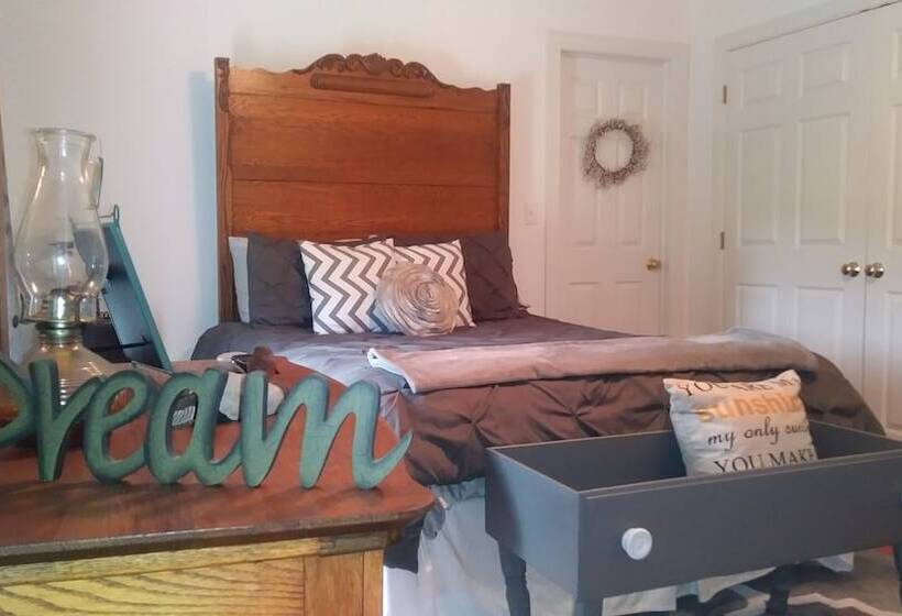 住宿加早餐  Marvels On The Creek