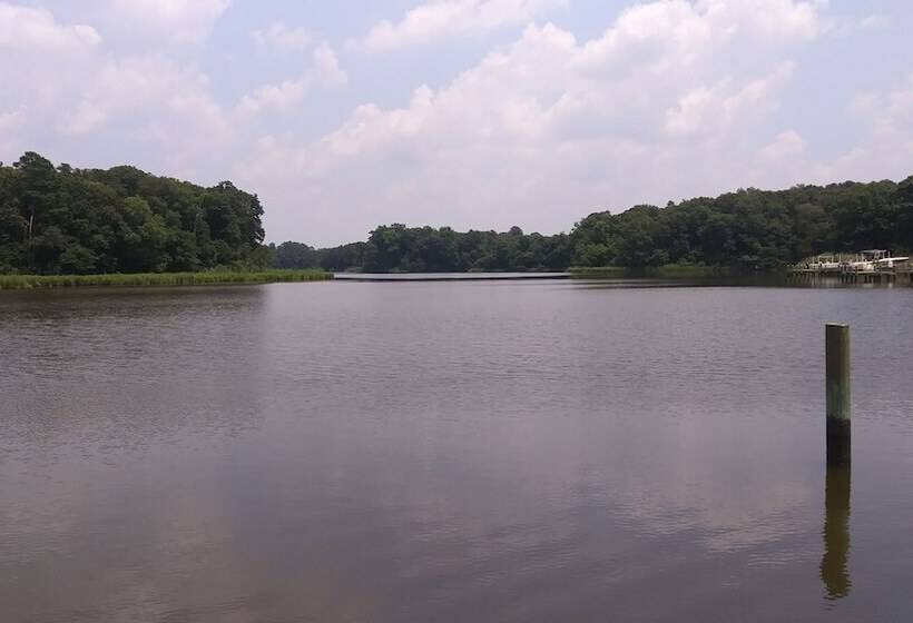 住宿加早餐  Marvels On The Creek