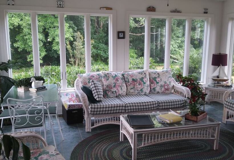 住宿加早餐  Marvels On The Creek