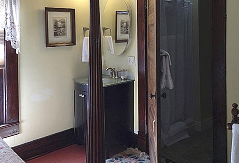 مبيت وإفطار River House Lodge