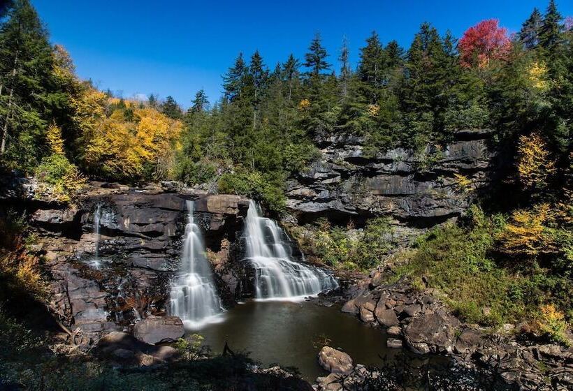 مبيت وإفطار River House Lodge