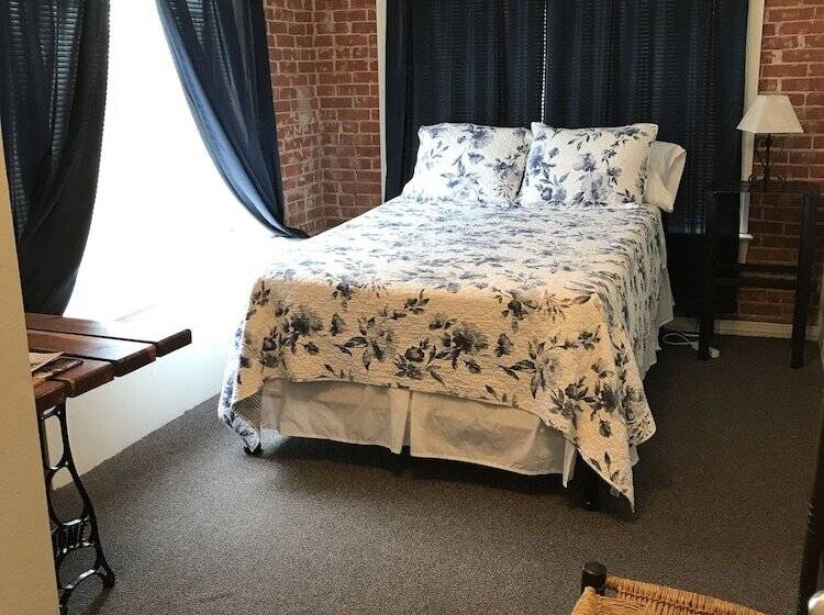 住宿加早餐  Spur