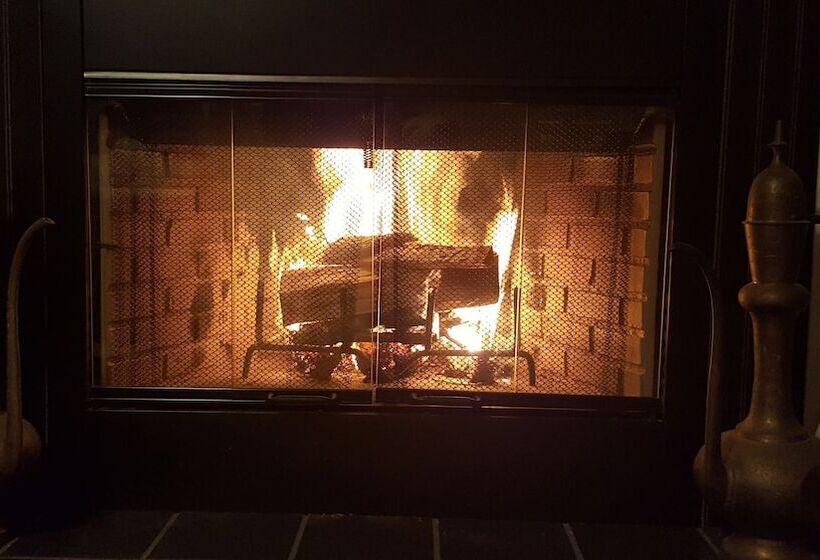 ベッドアンドブレックファースト Temple In The Woods