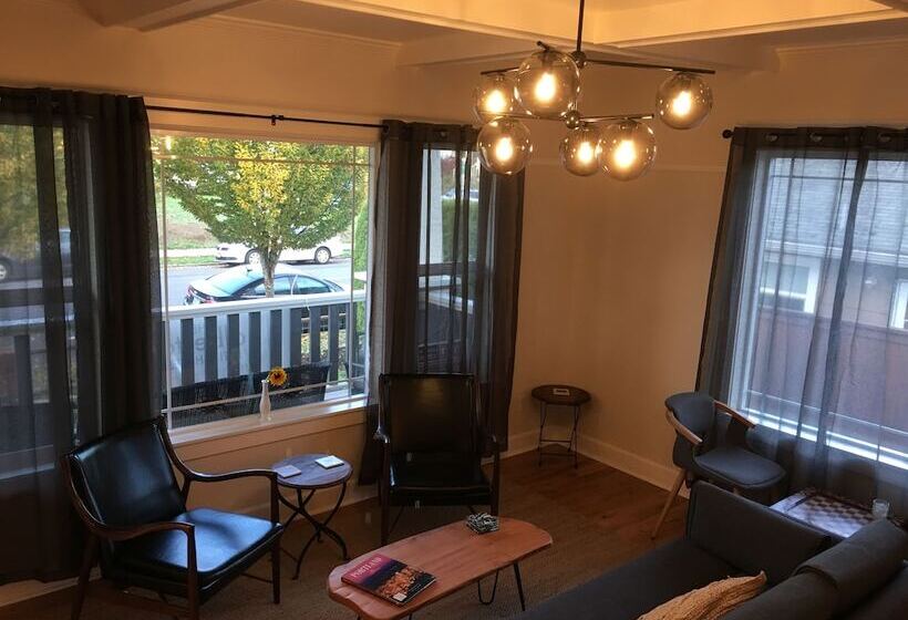 مبيت وإفطار The Alberta Petite