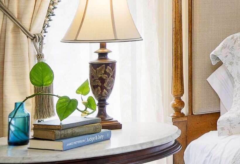 مبيت وإفطار The Lady Mary Inn