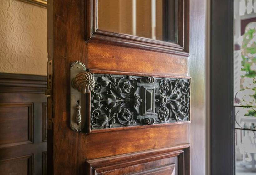 مبيت وإفطار The Lady Mary Inn