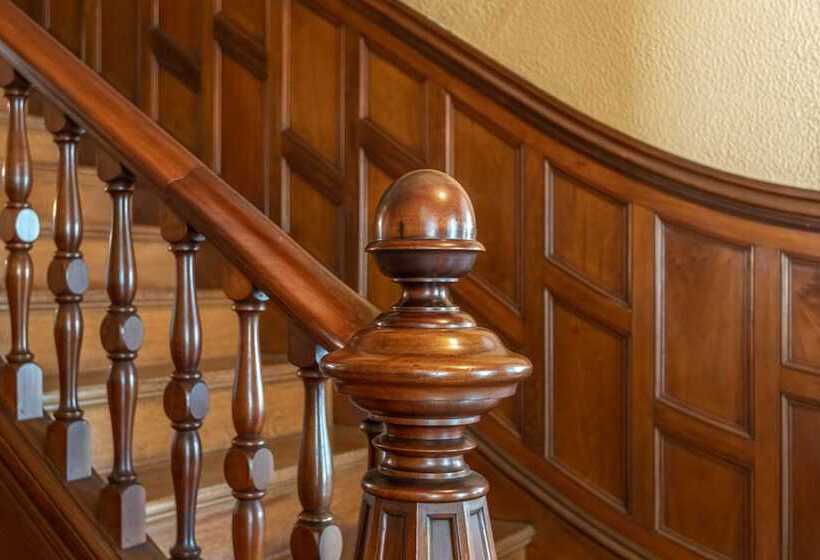 مبيت وإفطار The Lady Mary Inn