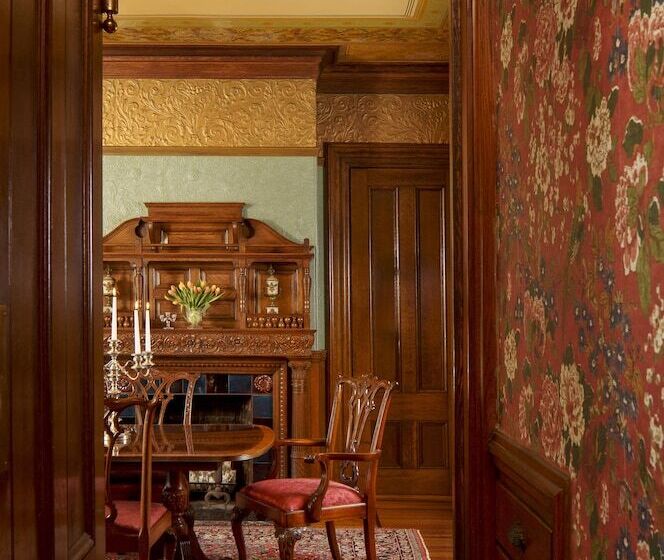 مبيت وإفطار The Lady Mary Inn