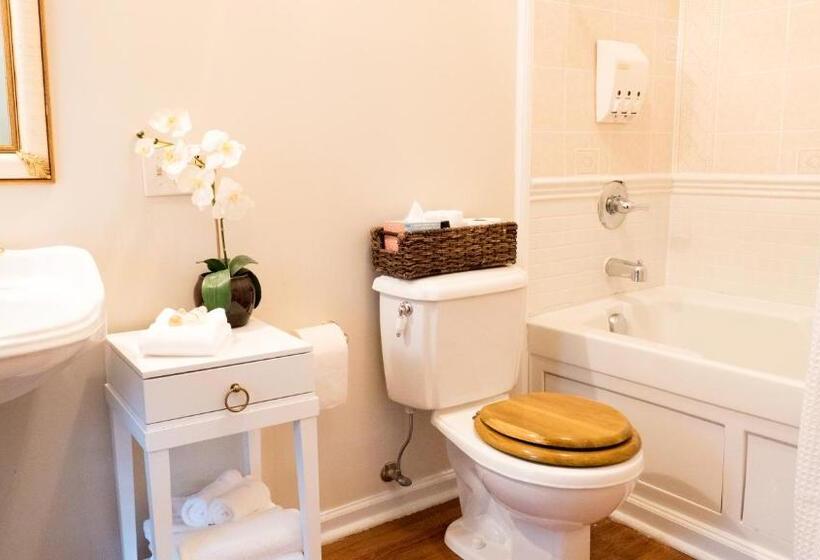 住宿加早餐  The Manor At Airmont